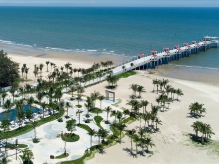 Cầu ngắm biển Hồ Tràm Hamptons Pier